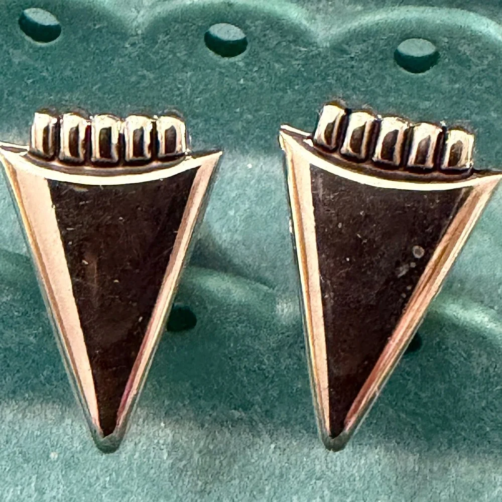 VTG Mid-Century Silver Tone Geometric Tri- Shape Cufflinks Beaded Edge Toggle Bk